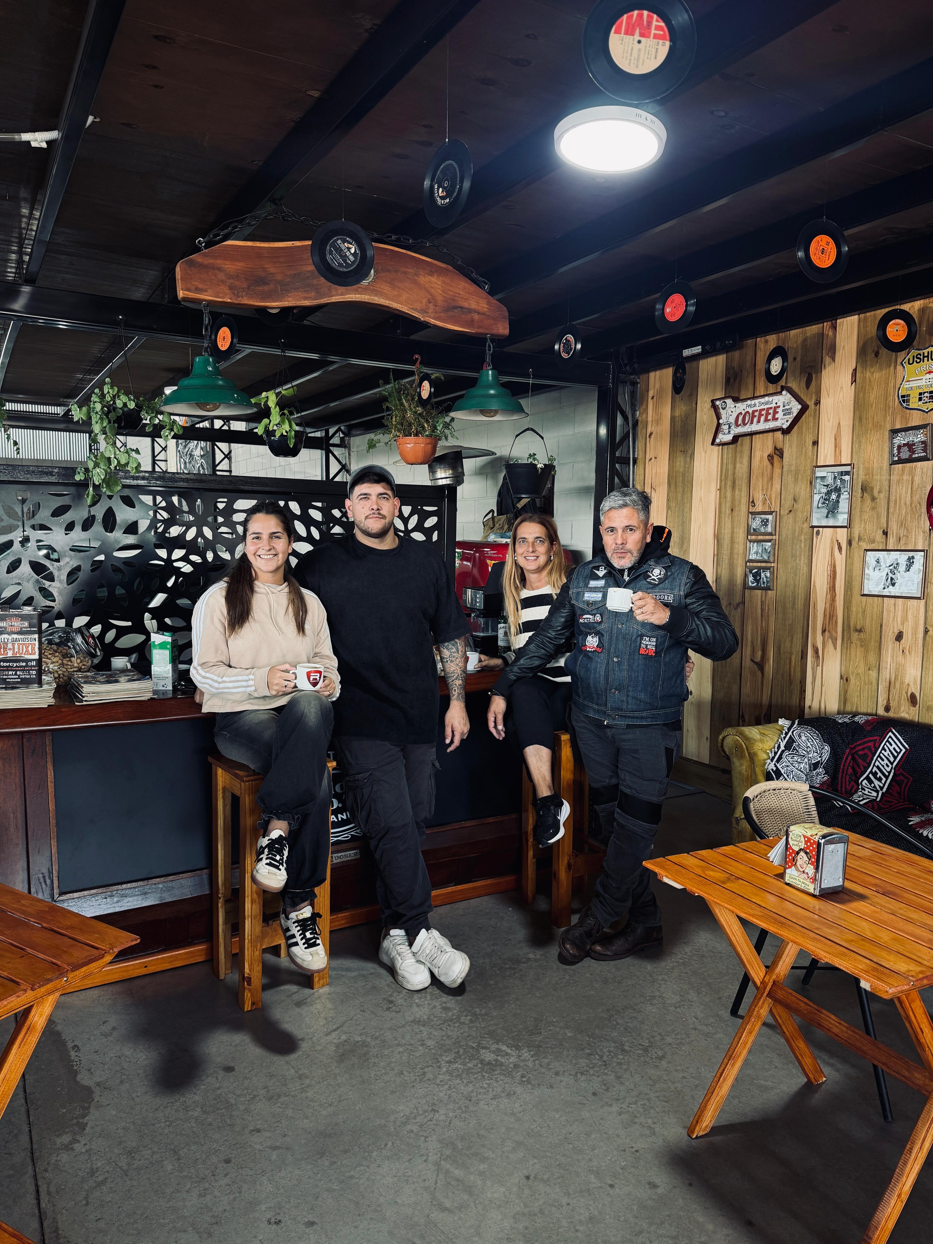 Familia Ruatta en la agencia